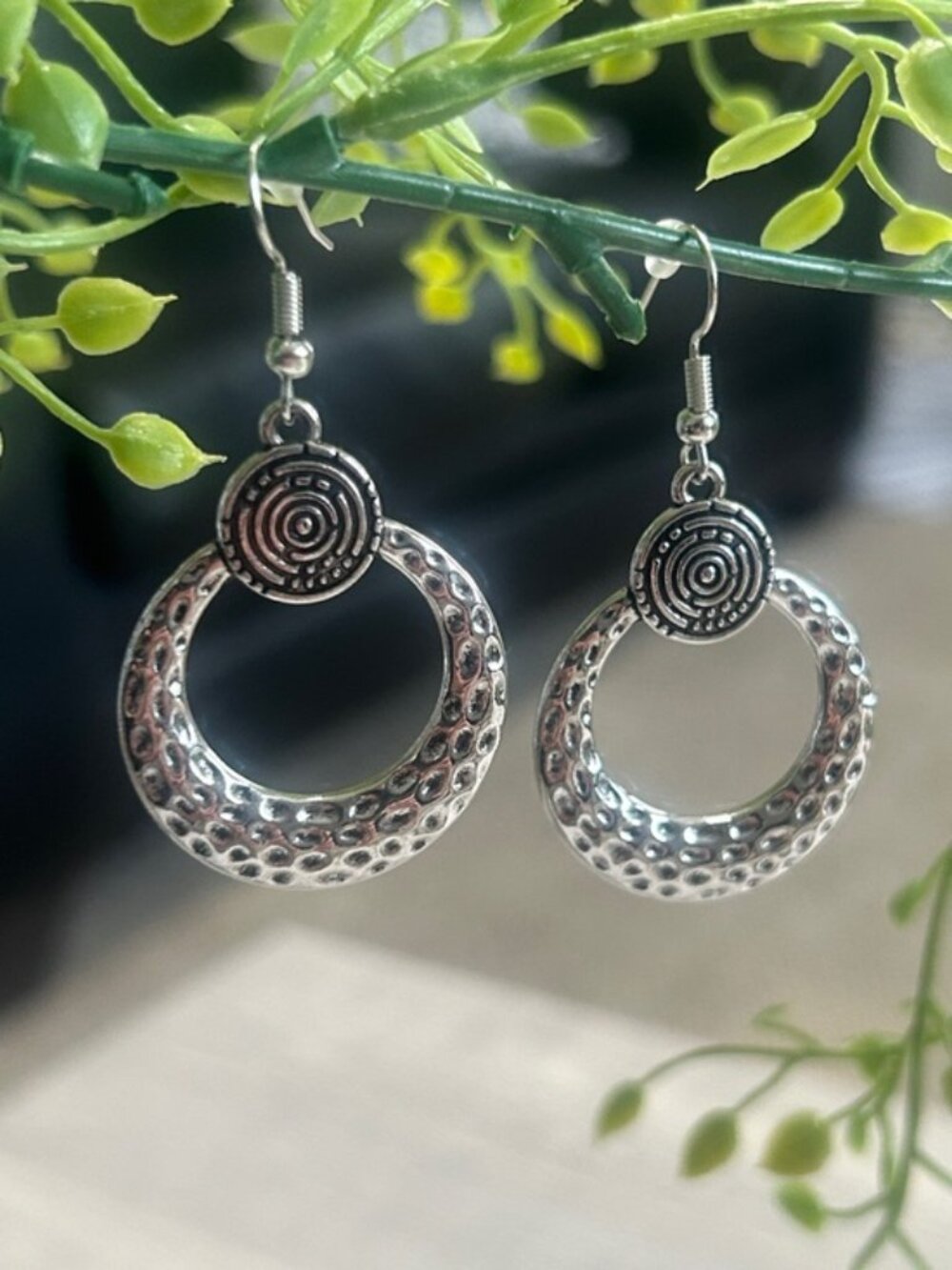 Vintage Boho Antique Silver Tone Hammered Circle Hoop Drop Earrings - NWOT